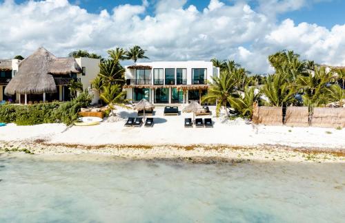 Beach House Tankah Bay in Tulum, Mexico