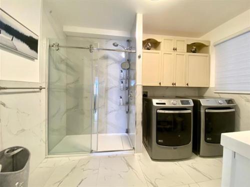 Feels like a Home ,Away from Home ! in Ahuntsic-Cartierville