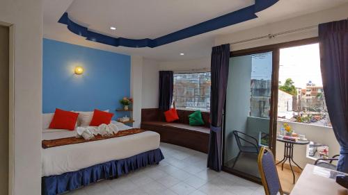 room detail thumbnail 0