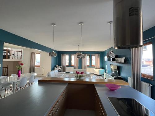 Luxury Crystal apartments - image 4