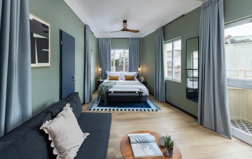 room detail thumbnail 1