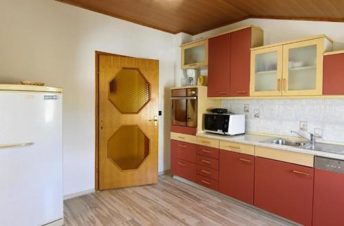 Klimatisierte Wohnung in Valica mit Großem Garten in วาลิซา