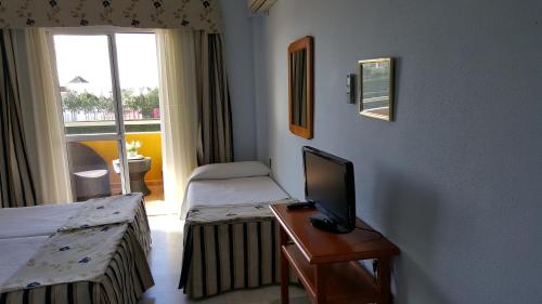 Hotel Torre De Los Guzmanes Room Type - Triple Room