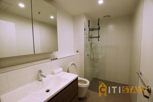 2bd 2bth - Chic Apt in Woden CBD