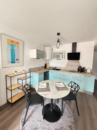 Bleuet Roanne centre-ville -Parking & Clim in Roanne