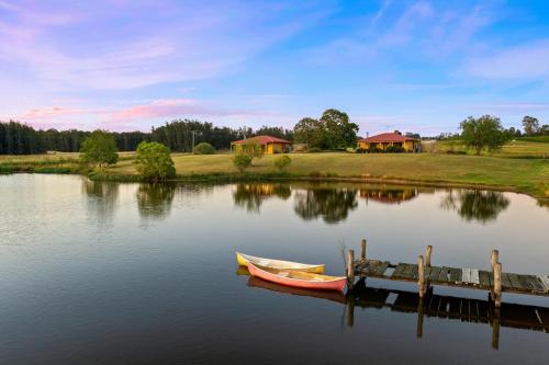 A környék, Broken View Estate in Rothbury