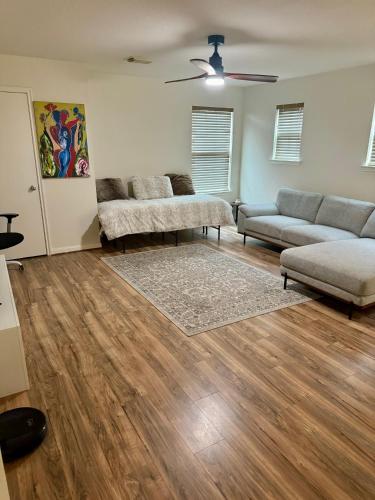 Charming 4 bedroom fully furnished home in Sugar Land, USA