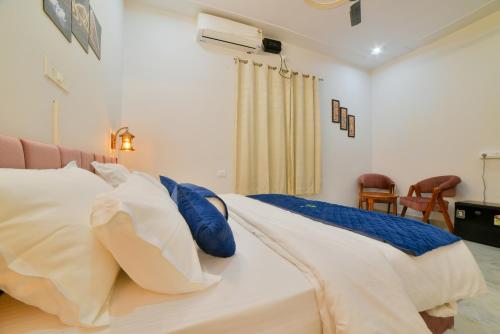2 bedrooms, 3 beds