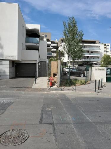 Exterior view, Family Roof Top duplex chez Marine in Figuerolles