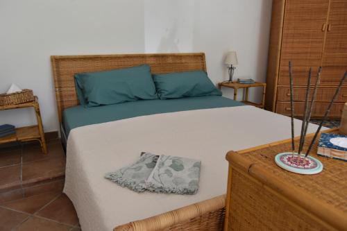 1 queen bed, 1 sofa bed