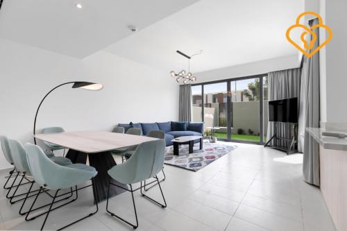 Keysplease 4BR Villa walking to pool, Cherrywoods Family Community, Dubái (foto 4)