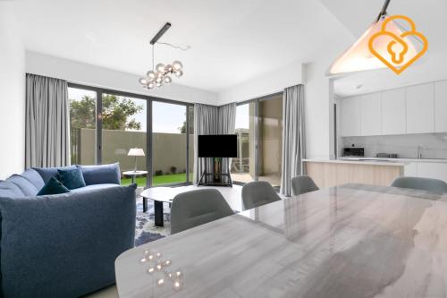 Keysplease 4BR Villa walking to pool, Cherrywoods Family Community, Dubái (foto 3)