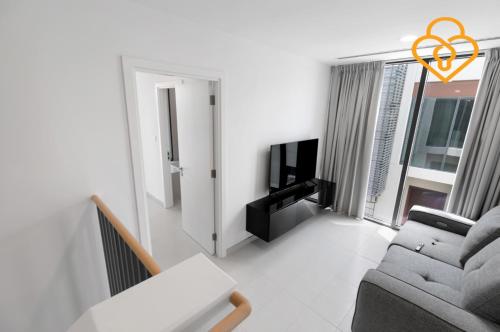 Keysplease 4BR Villa walking to pool, Cherrywoods Family Community, Dubái (foto 10)