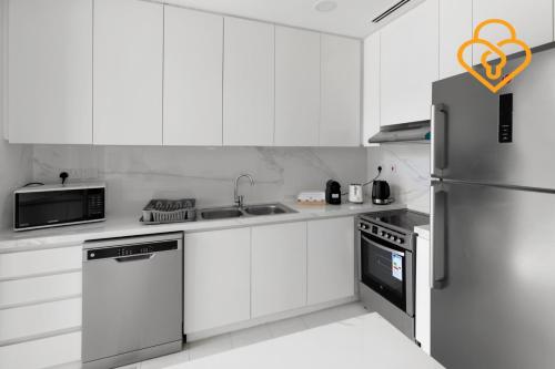 Keysplease 4BR Villa walking to pool, Cherrywoods Family Community, Dubái (foto 9)