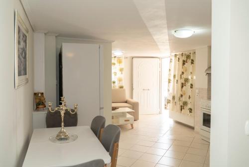 One-Bedroom Apartment with Sea View image 1