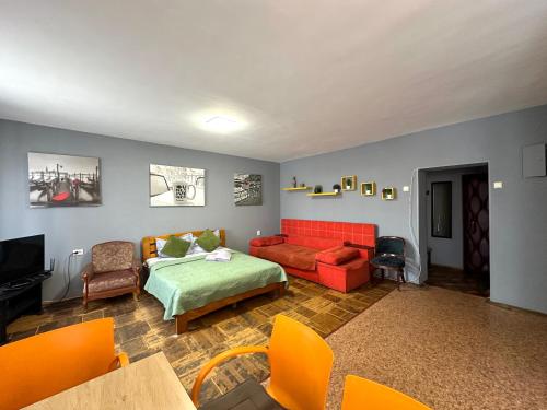 V54-39 MODERN GRAND LOFT IN CENTER CITY FOR LARGE GROUP 110 m2 - THREE 3BEDROOMS OLYMPIC STADIUM Velyka Vasylkivska St 54