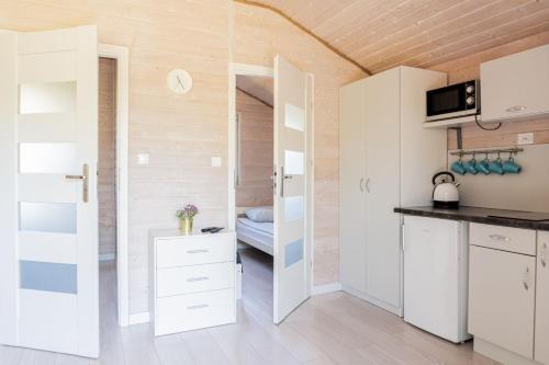 Willa Alexandria - Domki, Apartamenty, Pokoje z Basenem