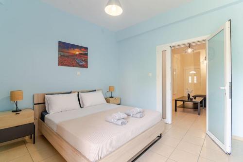 Seaside Escape Apartments - Poseidon - Tap to explore photos