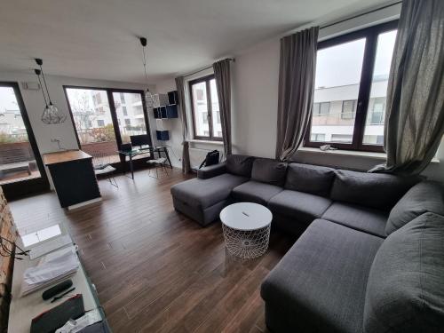 Modern Apartment with Sunny Terrace Chopin Airport, Warsaw
