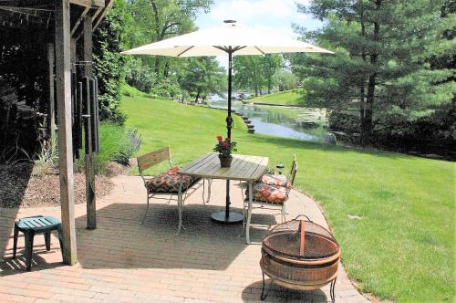 Private Guest Suite on the Portage Lakes in Akron, USA