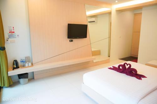 Silversand Resort Room Type - Deluxe King Room with Garden View