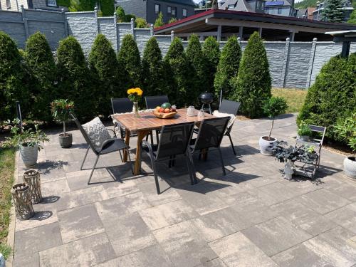 花園, Ferienwohnung Körperzeit (Ferienwohnung Korperzeit) in 勞莎