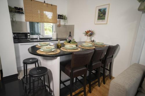 Kuca za odmor Casa Huerta-Two Bedroom Holiday Home in Duga Resa