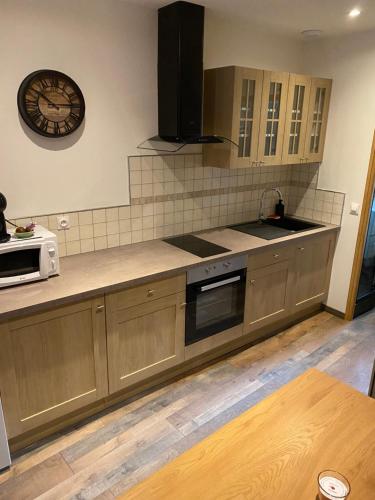 virtuve, 3 appartements T1 meublé Lussac 86320 (3 appartements T1 meuble Lussac 86320) in Lusaka Lešato