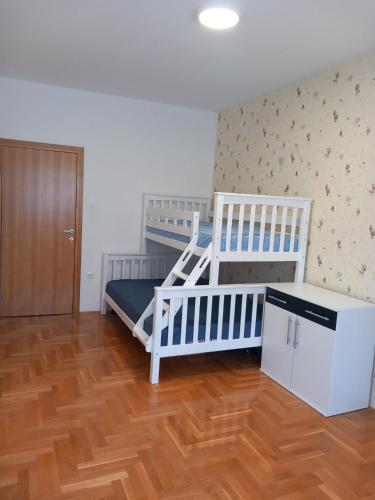 M&M Apartment - image 4