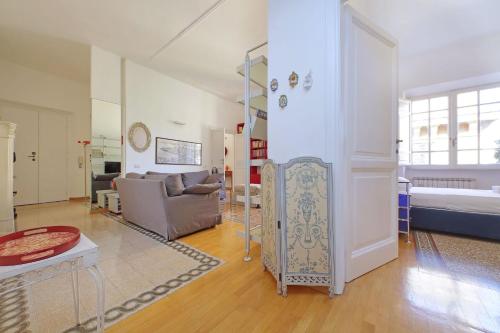 Parioli, Bright And Quiet 2BR Apartment By Halldis, Рим (фото 5)