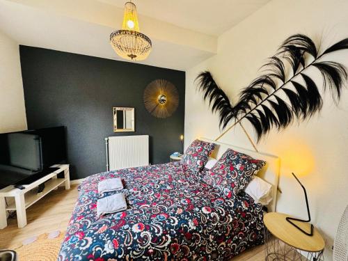 Loft atypique 130 m2 Clim patio couvert et terrasse pkg privé inclus gratuit tram à 5mn à pied un accès direct au centre-ville, Bordeaux (photo 7)