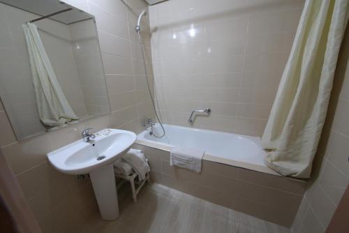 Bathroom, Hotel Akouas in Meknes