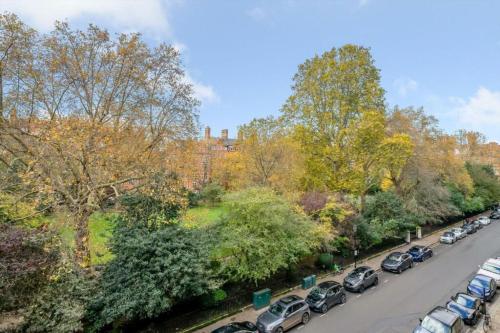 Knightsbridge Flat 3 Bed - image 4