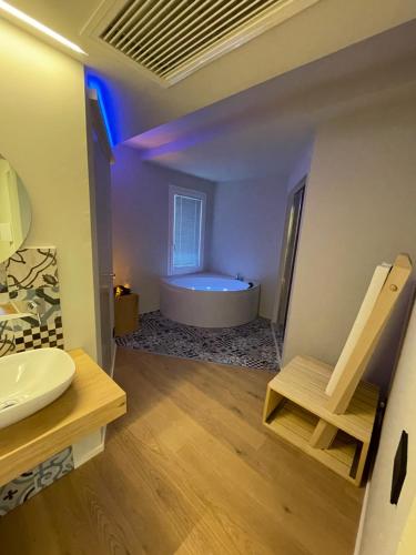 浴室, URBAN PRIVATE SPA in 聖厄爾皮迪奧港
