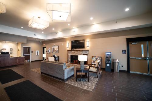 Comfort Suites Brookings - image 8