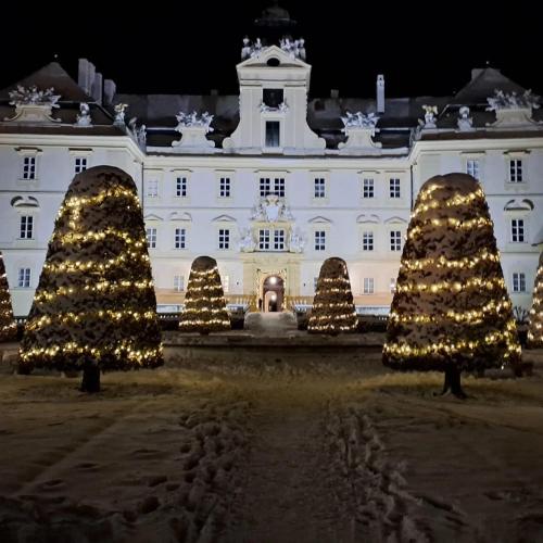Közeli látványosságok, Domek na vinohradech in Hlohovec