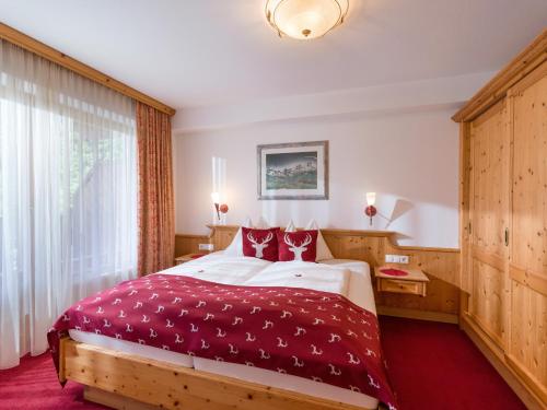 2 bedrooms, 4 beds