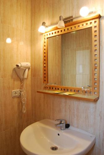 Hostal America - image 3