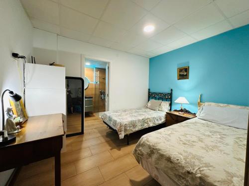 Mirador 5 del Mercado Central - habitacion con baño privado en el centro de la Ciudad Vella, Valencia (Foto 9)