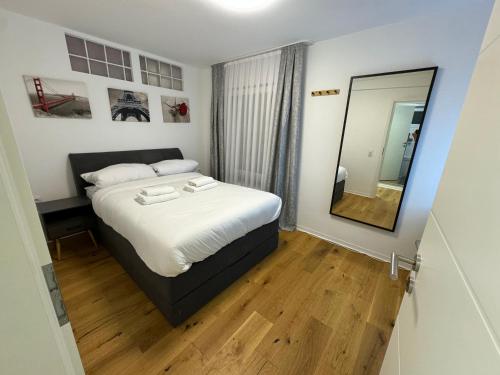Best Central Apartment - am Marktplatz - Up to 5 - Next to Frankfurt and Hanau - Coffee and Snacks - in Nidderau