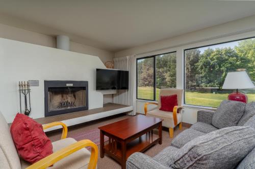 Tennis Village at Wapato Point Resort