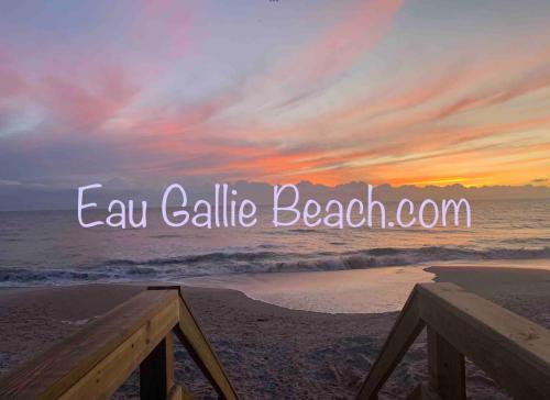 Rustic River Retreat 3-2 - 3 min walk to Eau Gallie Arts District shops in Melbourne, USA