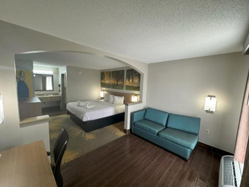 塔斯卡盧薩阿拉巴馬大學戴斯套房酒店 (Days Inn & Suites by Wyndham Tuscaloosa - Univ. of Alabama) in 土斯卡魯沙 (AL)
