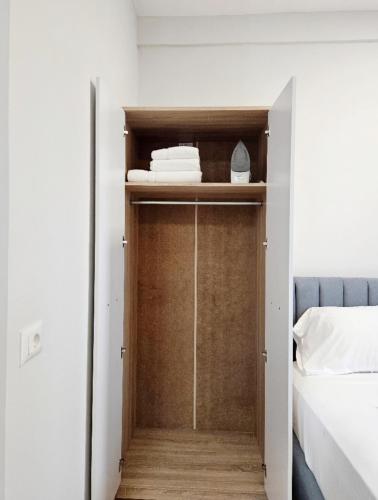 One-Bedroom Apartment image 10