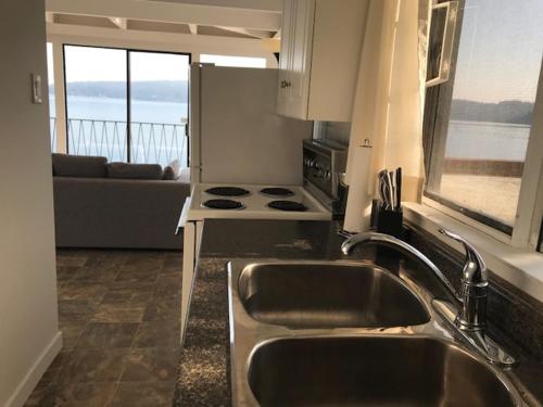 Ocean Front Retreat with Stunning Water Views in Brentwood Bay