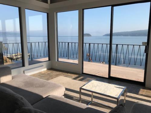 Ocean Front Retreat with Stunning Water Views in Brentwood Bay