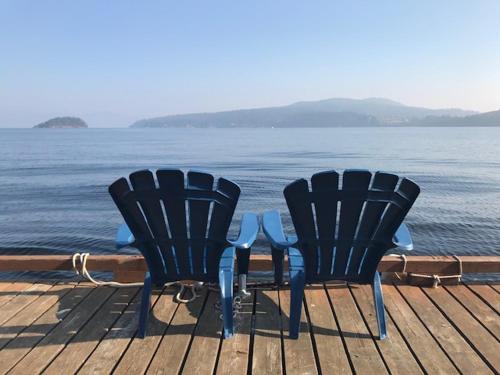 Ocean Front Retreat with Stunning Water Views in Brentwood Bay