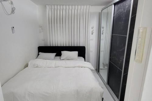 Modern Apartment in Ramat Gan Next to Sheba in Priemiestis/oro uostas