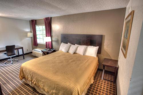 Amerivu Inn & Suites - Helen - Downtown in Helen, USA