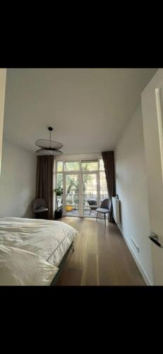 Fully renovated two bedroom apartment in the centre of Amsterdam, Amsterdam (photo 6)